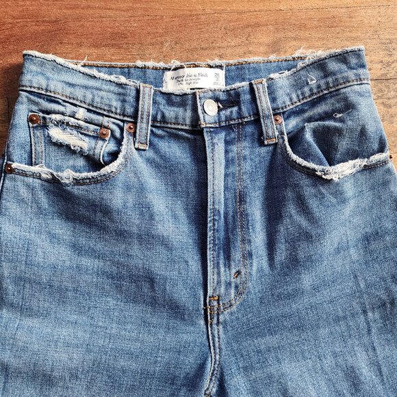 Abercrombie & Fitch "The Ankle Straight Ultra High Rise" Size 26/2 - Picture 11 of 15